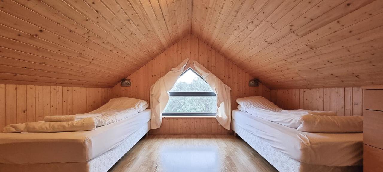 Kirkjubraut - Church Street Villa Talknafjordur Екстериор снимка