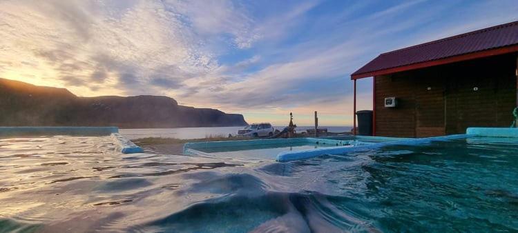 Kirkjubraut - Church Street Villa Talknafjordur Екстериор снимка