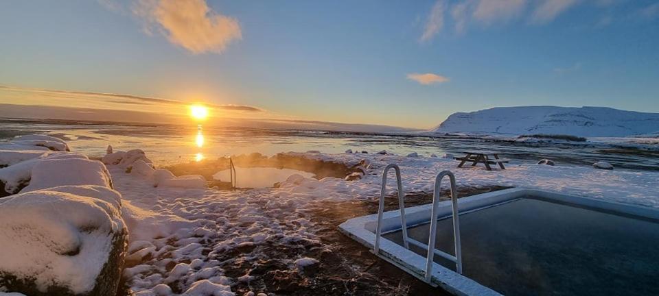 Kirkjubraut - Church Street Villa Talknafjordur Екстериор снимка