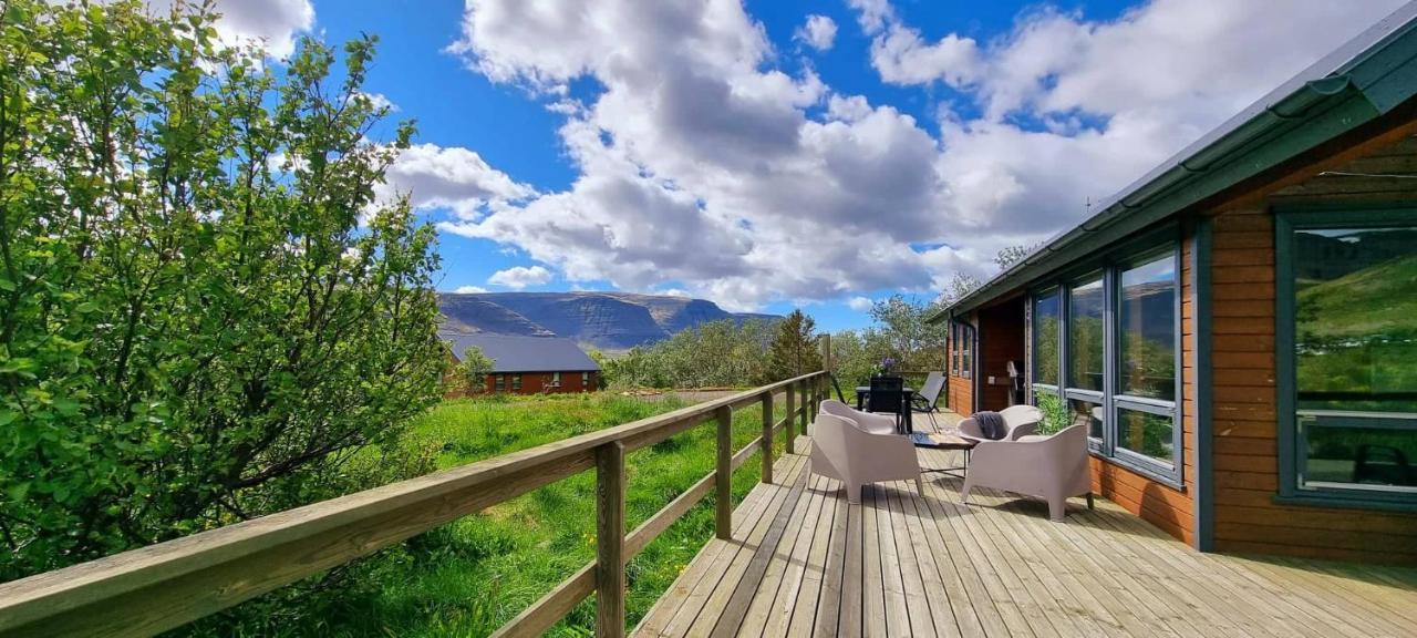 Kirkjubraut - Church Street Villa Talknafjordur Екстериор снимка