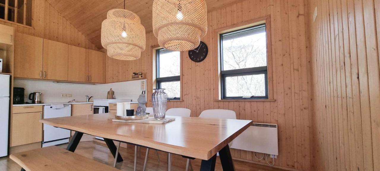 Kirkjubraut - Church Street Villa Talknafjordur Екстериор снимка