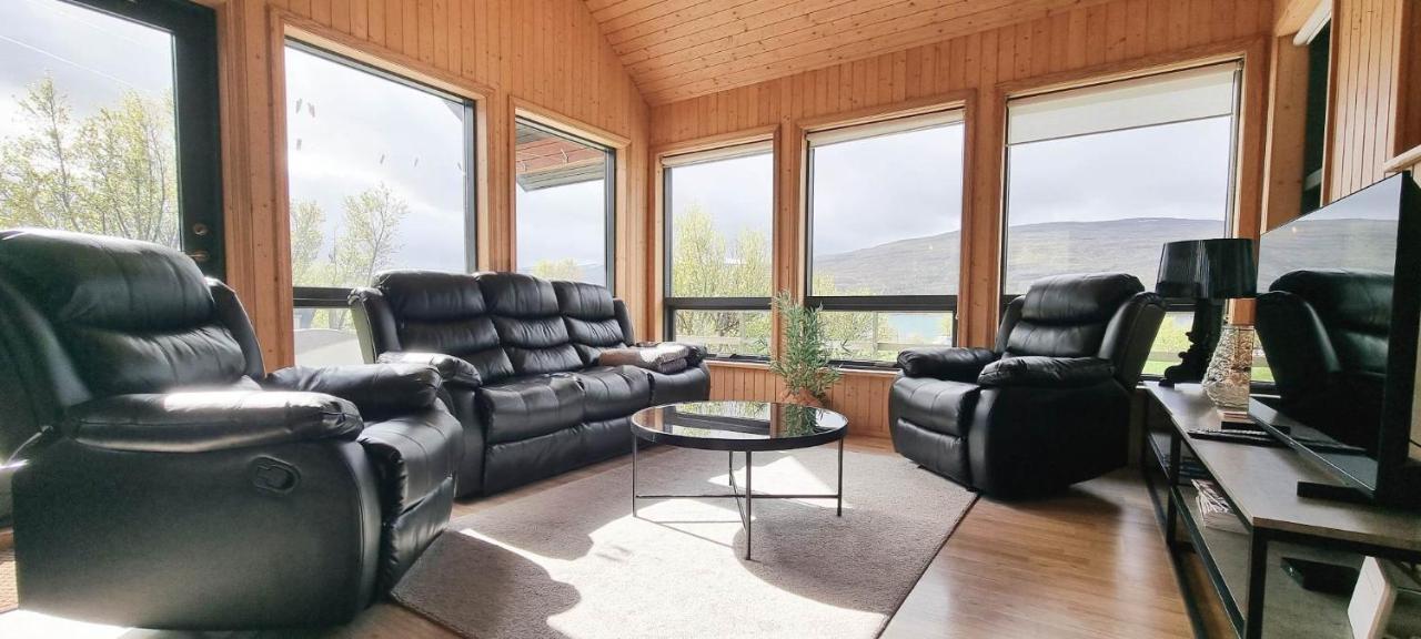Kirkjubraut - Church Street Villa Talknafjordur Екстериор снимка